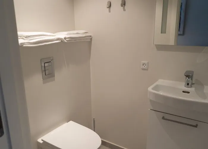 Blommenslyst Kro بيت ريفي